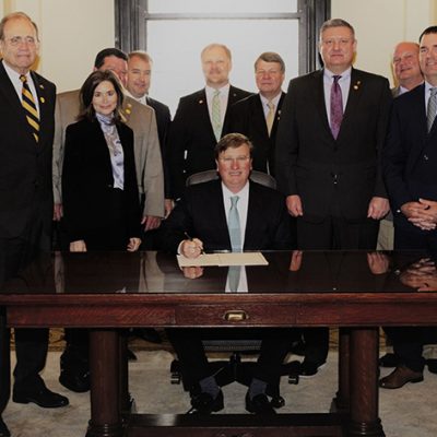 Computer Science Instruction Bill Signed by Mississippi Governor Tate Reeves