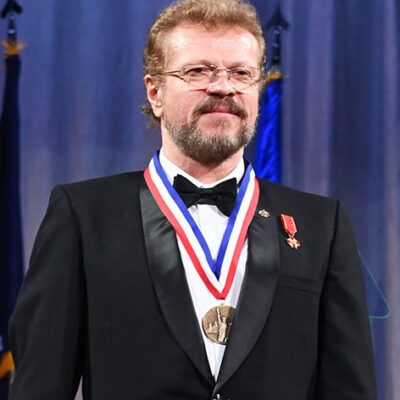 Celebrity Portrait Artist, Maestro Igor Babailov, Awarded the Ellis Island Medal of Honor
