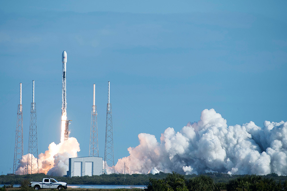 The Falcon 9 Starlink rocket lifts off of Pad 40 at, Cape Canaveral Air Force Station, Fla., Jan., 29, 2020