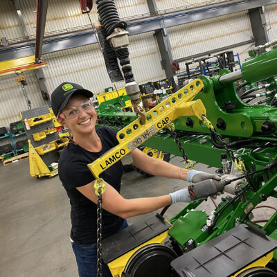 John Deere Helps Soldiers and Families Find New Careers With U.S. Army Reserve Partnership