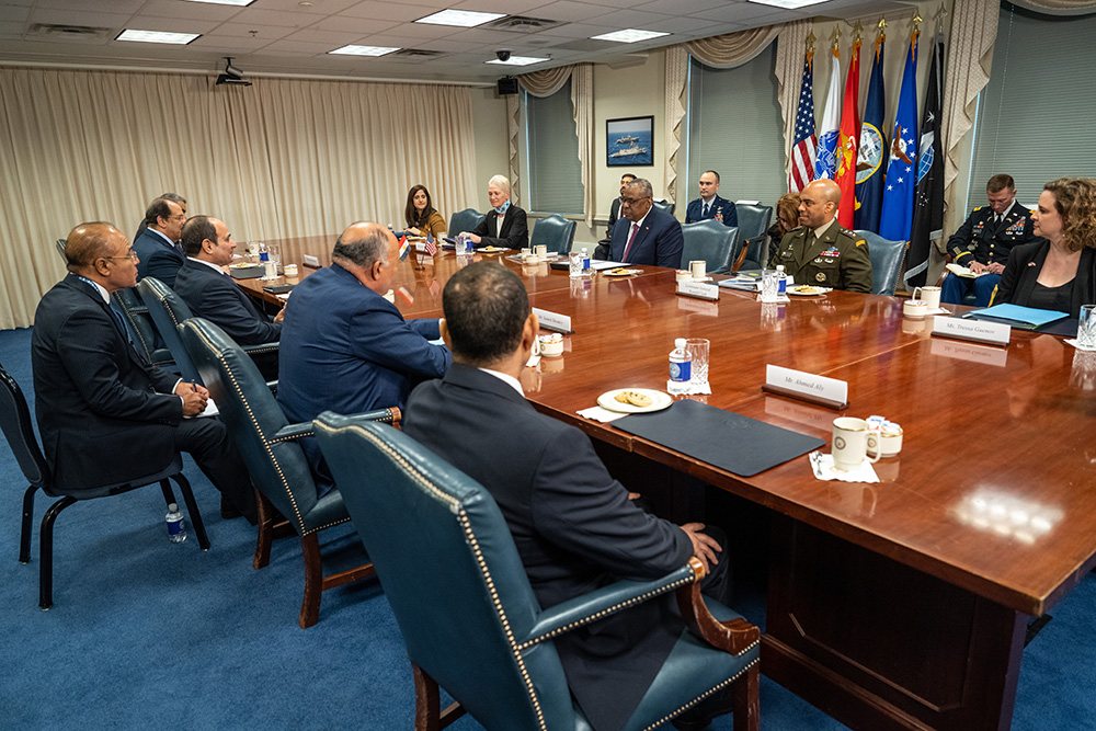 Secretary of Defense Lloyd J. Austin III hosts Egyptian President Abdel Fattah El-Sisi for a meeting at the Pentagon, Dec. 14, 2022.