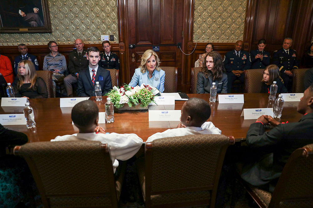 First Lady Dr. Jill Biden welcomes National Guard senior leaders and Guard family members for a roundtable discussion on support for National Guard children in the Eisenhower Executive Office Building, Washington, Nov. 27, 2023. © Army Sgt. 1st Class Zach Sheely