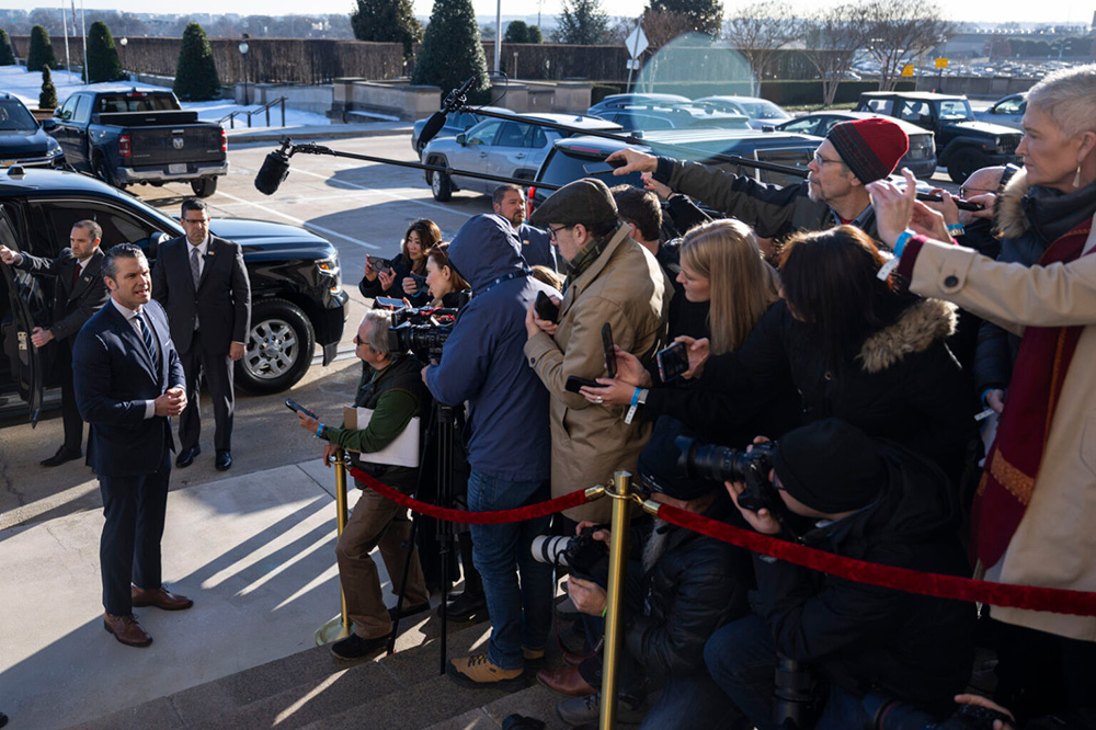 Defense Secretary Pete Hegseth speaks to members of the press upon arriving at the Pentagon, Jan. 27, 2025. © Navy Petty Officer 1st Class Alexander Kubitza, DOD