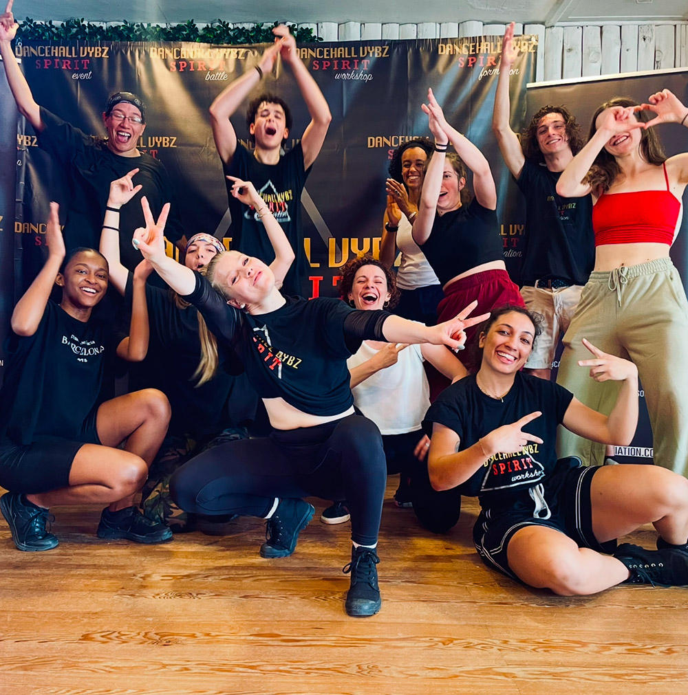 Lola Monnin with her students at Studio Foxx-Arts in Toulouse during Dancehall Vybz Spirit event by BBCie Association. © Frederic Theodose 2024